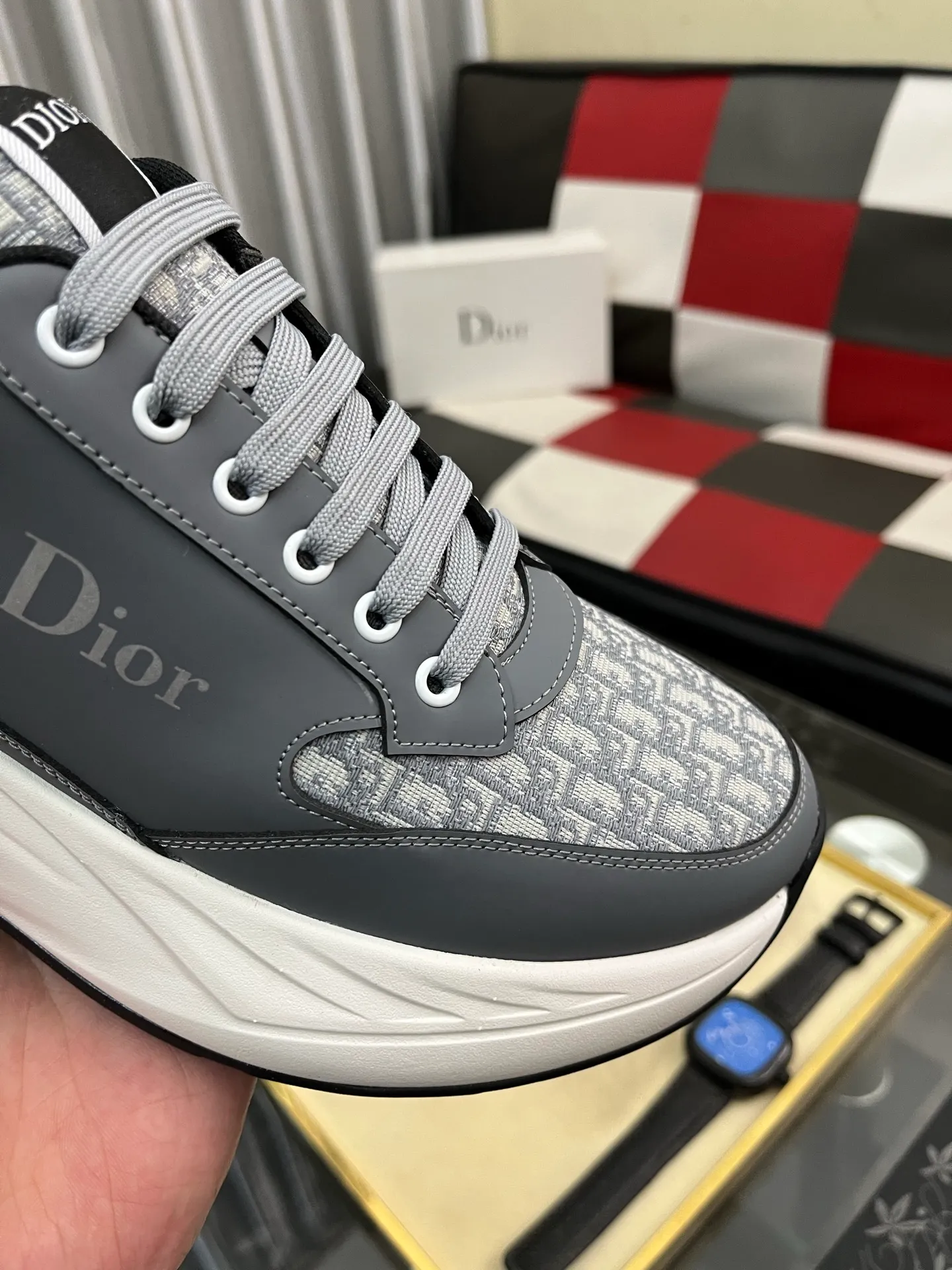 Ex-factory price: 438⌚️⌚️[Dior] Dior’s new men’s genuine leather casual shoes, the highest version on the market, any comparison is welcome🆚! The original leather has excellent texture and is super high-end! Fetal sheep net lining imported from Italy, removable pad! Luxurious materials and fine workmanship, highly recommended! Code number: 38-443️⃣Colors available